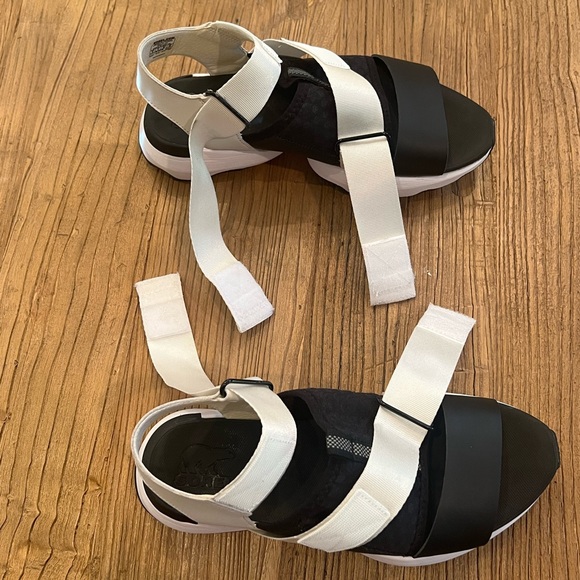 Sorel Kinetic Impact Black, Beige, and White Women's Size 8 Sandals EUC - Picture 11 of 13